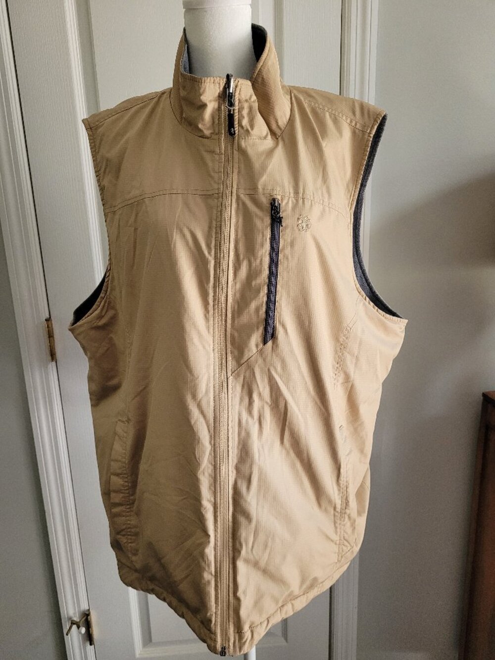 Men's Izod Golf Vest, Reversible , Gray/ Tan, SZ L, Lightweight